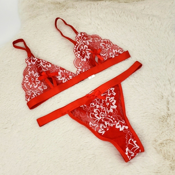 Red Sexy Erotic 2 Piece Lace Lingerie Set - Picture 10 of 12